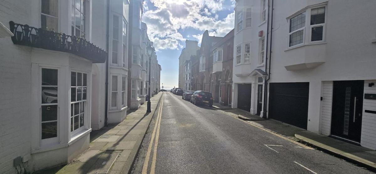 Holiday home Regency House - 2 Bed, 2 Bath By The Beach!