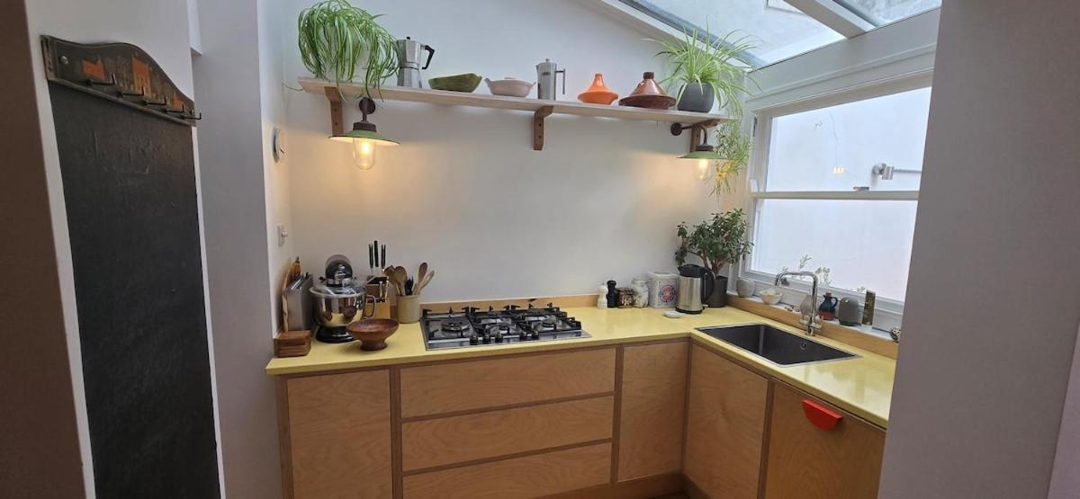 Regency House - 2 Bed, 2 Bath By The Beach! Holiday home