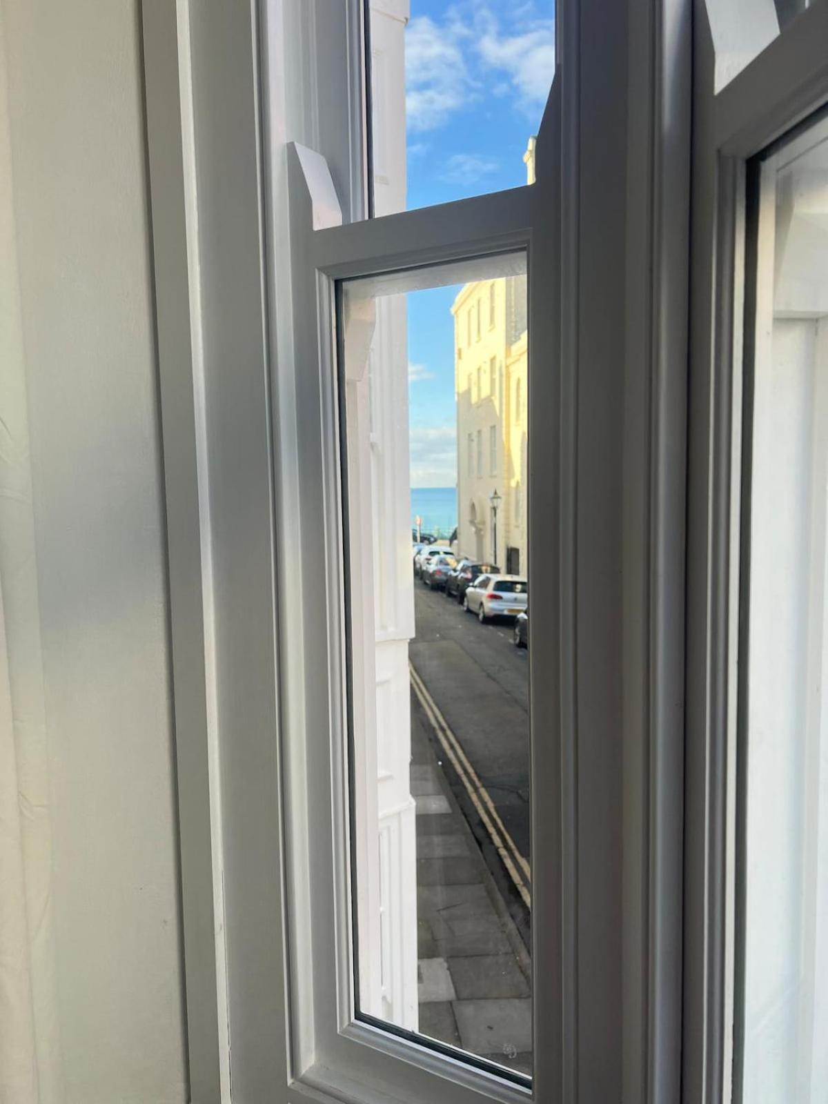 Holiday home Regency House - 2 Bed, 2 Bath By The Beach!